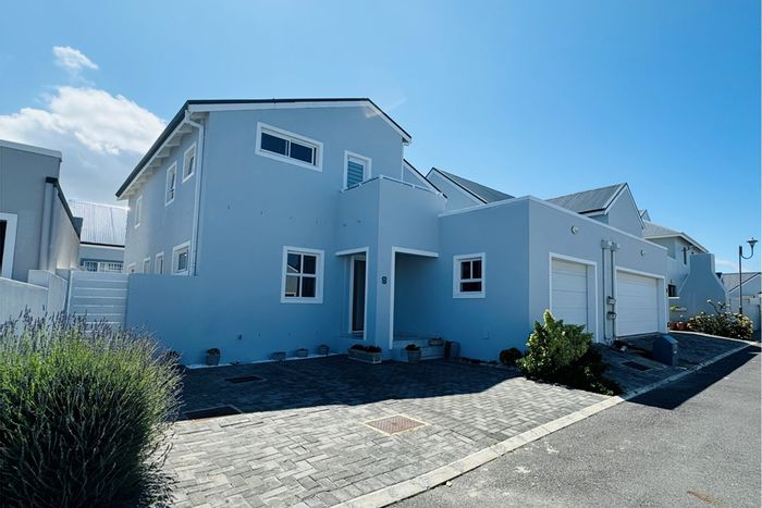 For Sale: House in Sandbaai with pool, gardens, and close to amenities.