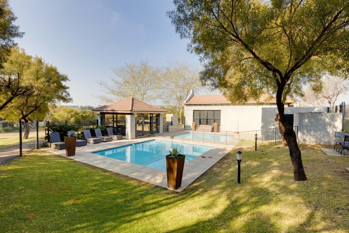Three-bedroom townhouse in Fourways, to rent, near shopping and amenities.