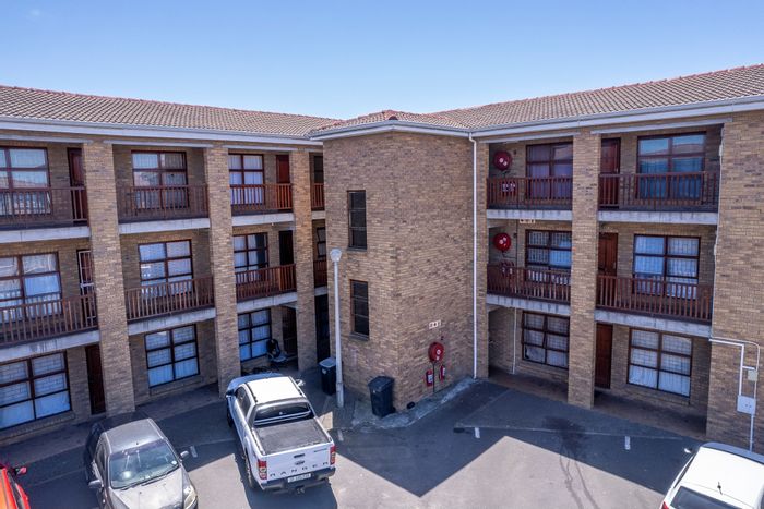 For Sale: 2-Bedroom Apartment in Brackenfell Central with Security and Fiber Internet.