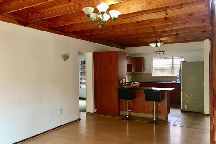 Buccleuch Cluster For Sale: 4 Bedrooms, private garden, office, and easy transport access.