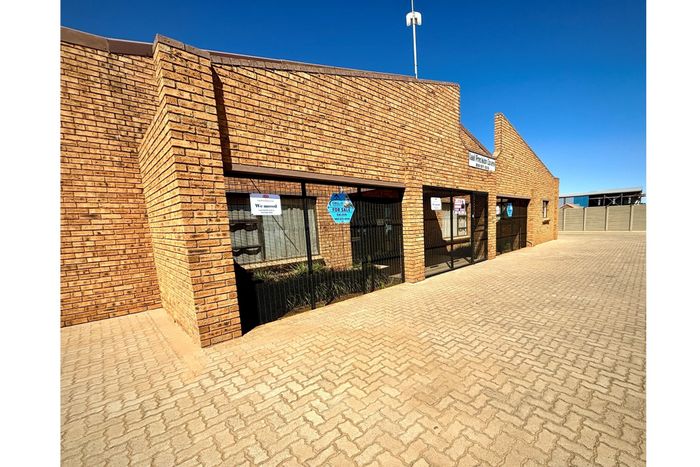 For Sale: Industrial warehouse in Sasolburg Industrial Zone 2 with ample space and offices.