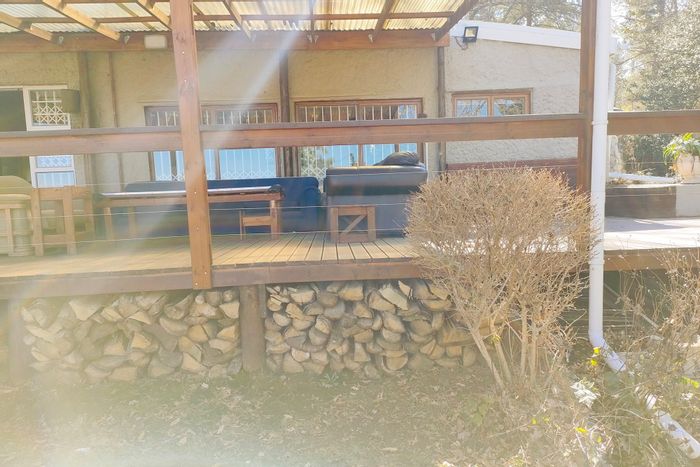 House for Sale in Hogsback Central: Spacious layout, garden, and mountain views.