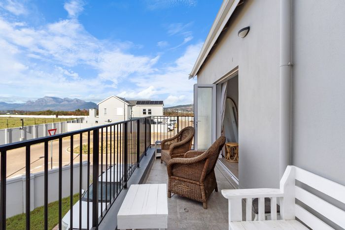 Mountain Crest Private Estate: House For Sale with open-plan living, outdoor braai area.