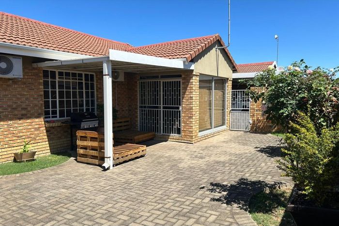 For Sale: 2-Bedroom Townhouse in Huttenheights with garden, study, and secure garage.