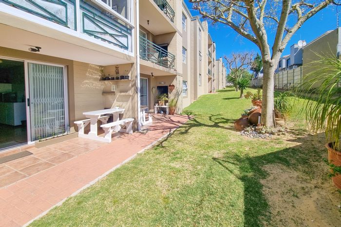 Ground floor apartment in Vredekloof East with braai patio and covered parking.