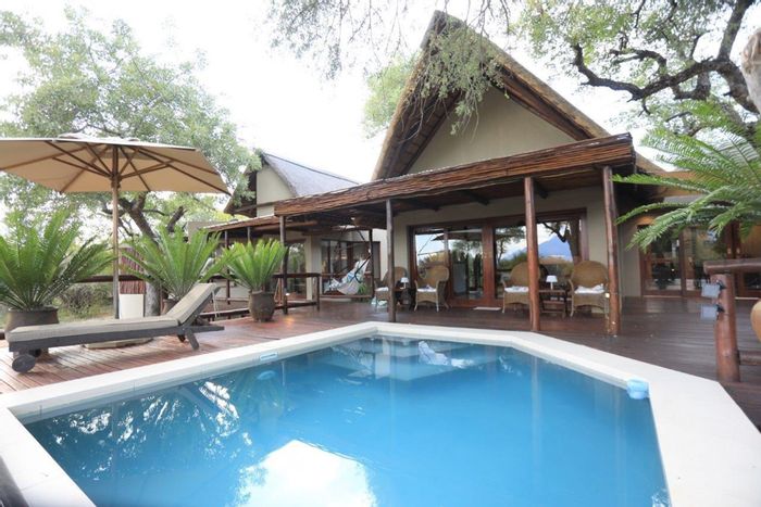 Raptors View House For Sale: 4 Bedrooms, Game Reserve Access, Mountain Views.