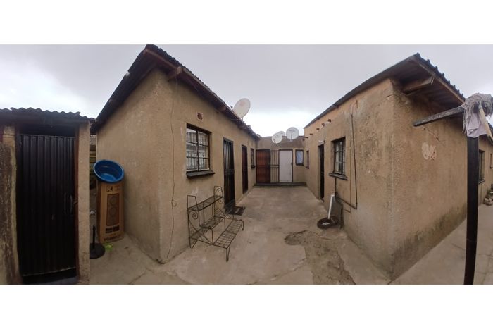 Tembisa Central House For Sale: 2 beds, 1 bath, income potential with outside rooms.