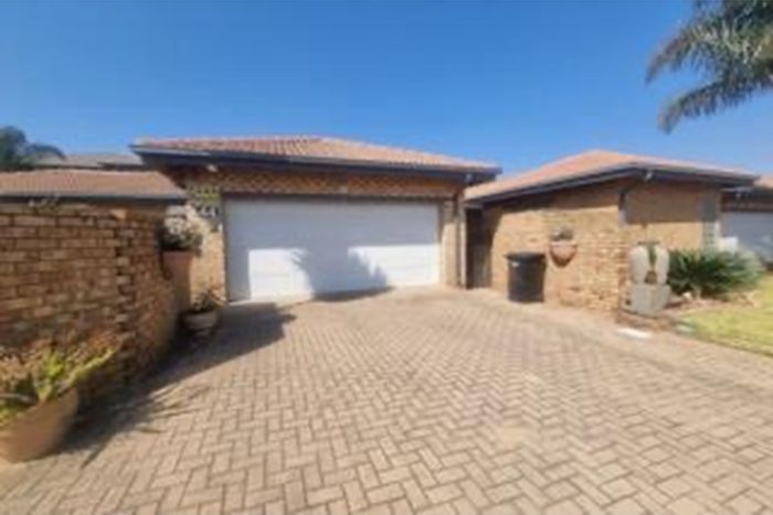 For Sale: House in Beyers Park with pool, garden, garage, and security features.