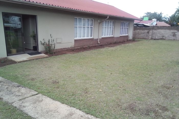 House for Sale in Ncandu Park: 3 Bedrooms, converted garage for home business.