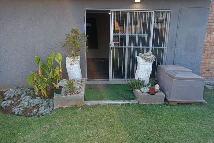 Dalview Apartment To Rent: 1-Bedroom, Open-Plan Living, Convenient Location.