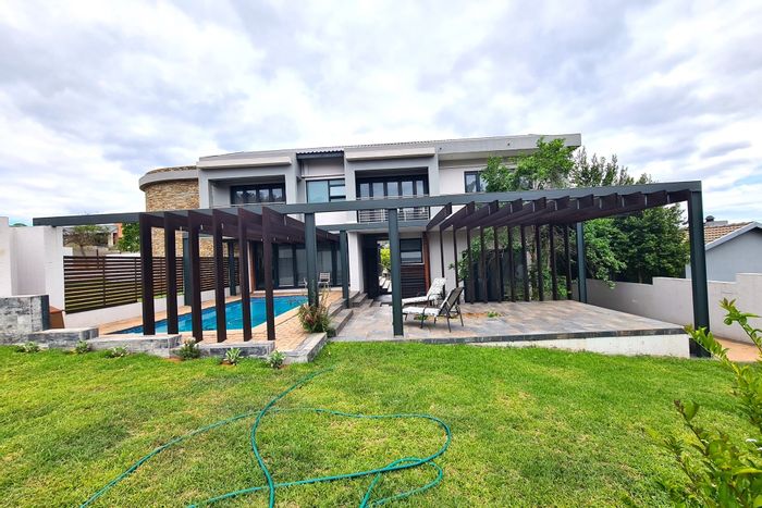 For Sale: House in Sonheuwel with pool, guest room, and nature estate access.