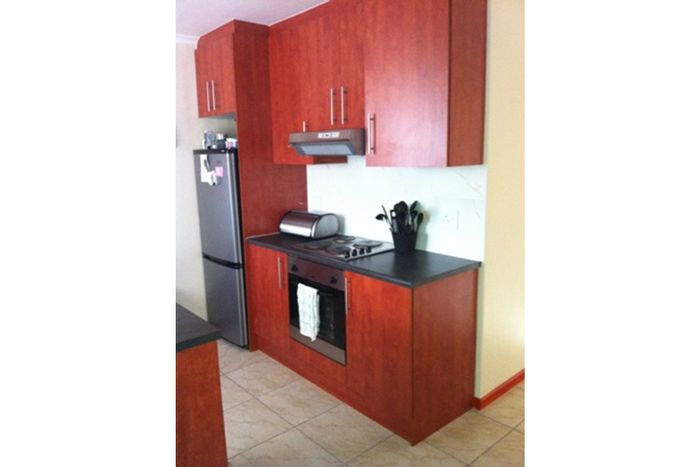 For Sale: House in Forest Heights with 3 bedrooms, 3 apartments, ample parking.