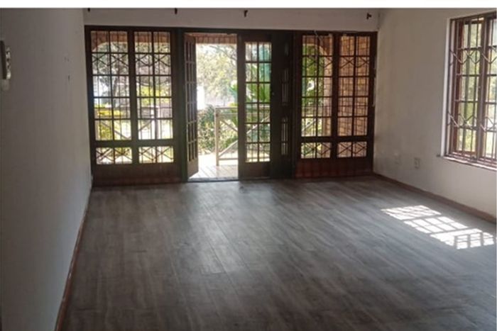 Ground floor apartment in Pelham with garage, garden, and community spirit. For Sale.