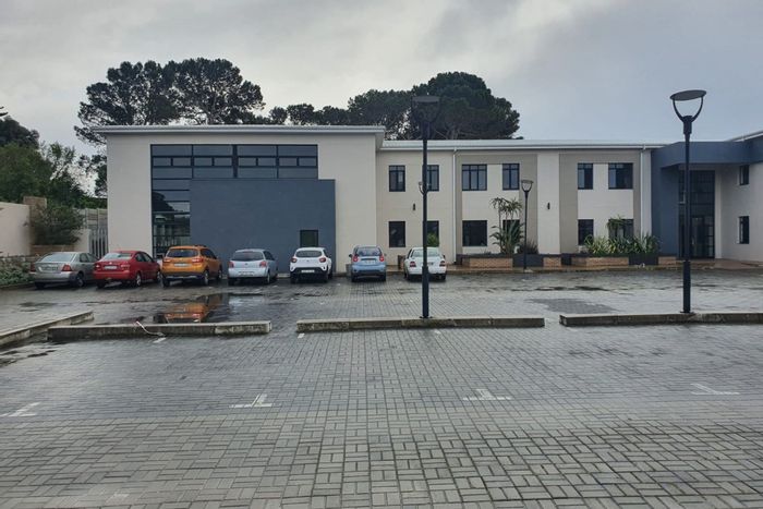 440m2 Office To Rent in Newton Park with lift, fiber, and backup generator.