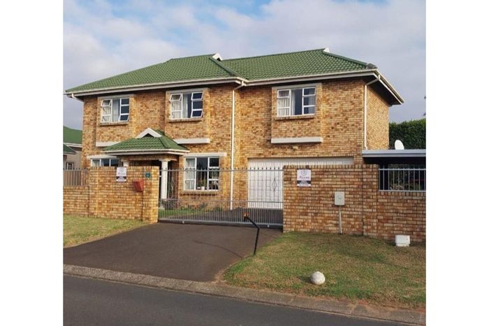 For Sale: House in Somerset Park with 4 bedrooms, pool, and spacious living areas.