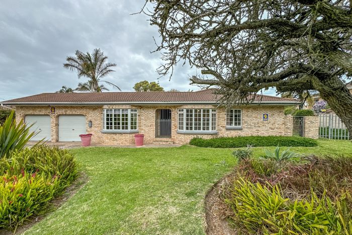 Walmer Heights House For Sale: 3 beds, 2 baths, office, private garden, garages.