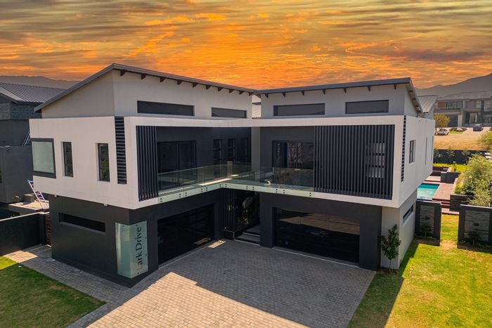 For Sale: House in Waterfall Country Estate with 5 beds, pool, smart tech.