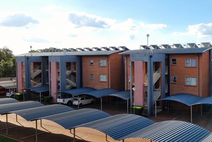 For Sale: Apartment in Montana Park with secure complex, communal garden, and balcony.