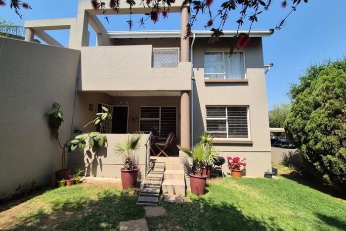 For Sale: Townhouse in Marais Steyn Park with pool, clubhouse, and pet-friendly garden.