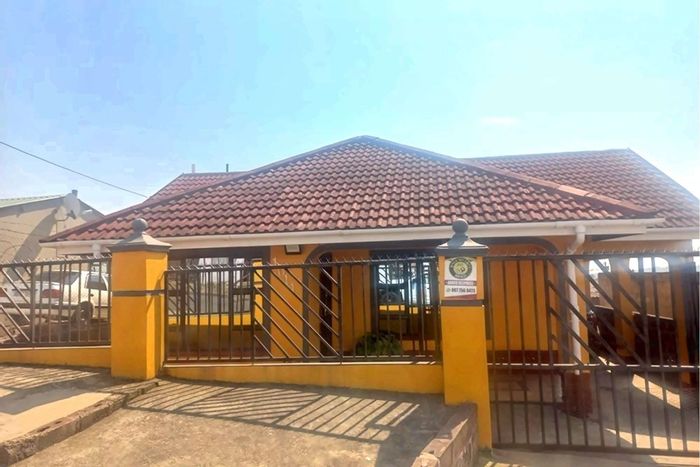 Family House for Sale in Imbali: Spacious living, large yard, near amenities.