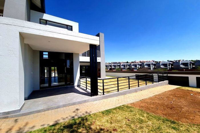 House For Sale in The Hills Game Reserve Estate: Open plan living, clubhouse, game trails.