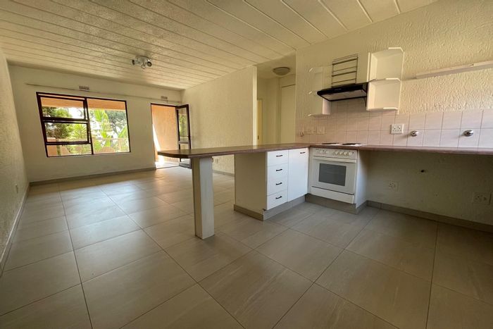 For Sale: 2-Bedroom Apartment in Paulshof with Pool, Tennis Court, and Clubhouse.
