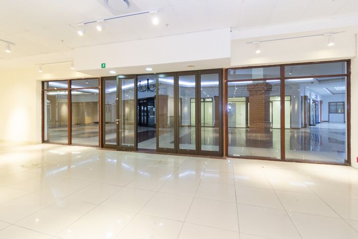 Retail spaces to rent in Walmer with diverse amenities and high visibility.