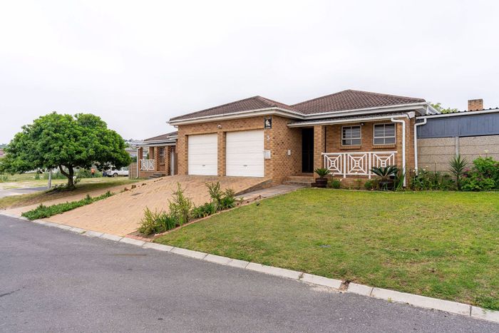 3-bedroom house for sale in Brackenfell South, near schools and shopping.