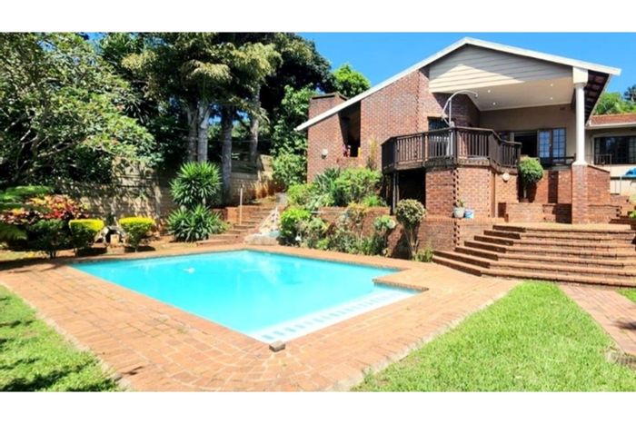 Glen Anil House For Sale: 3 beds, pool, garden, pet-friendly, secure location.