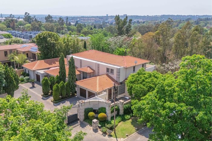 Bryanston House For Sale: 4 Bedrooms, Pool, Flatlet, Study, and Man Cave.