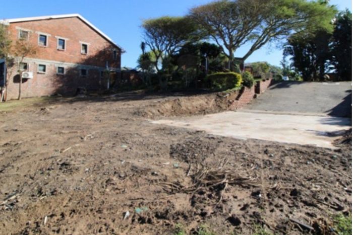 Vacant Land Residential in Cove Rock For Sale: Gated community, garden, and driveway access.