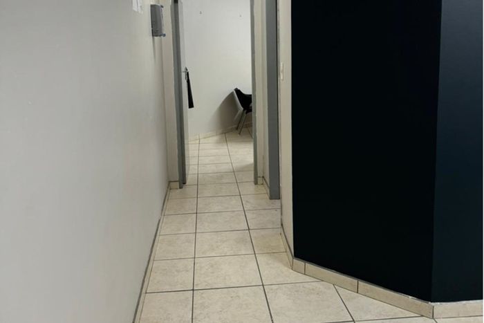 Kuleka Office To Rent: Newly renovated, 3 offices, shared amenities, ample parking.