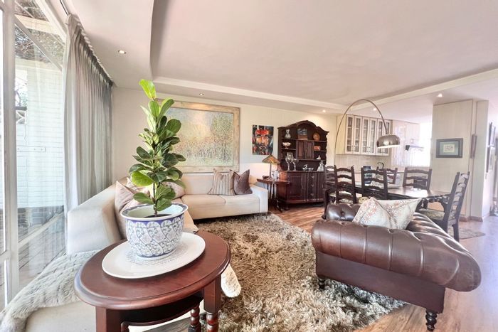 Bryanston Apartment For Sale: Ground floor, communal garden, pool, secure parking.