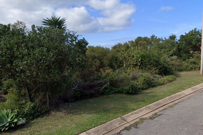 Vacant Land Residential for Sale in Wavecrest: 986sqm with kloof views and accessibility.