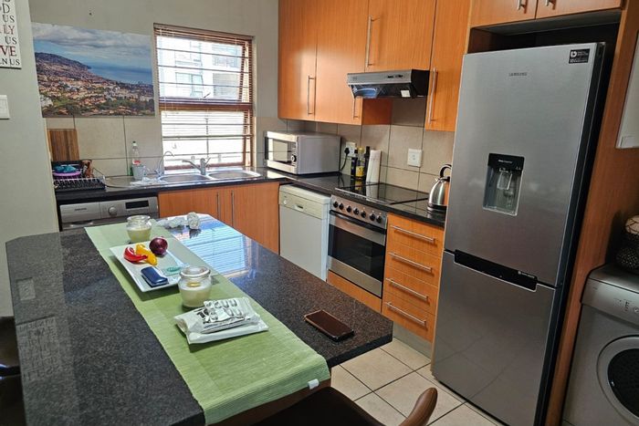 For Sale: Apartment in Emfuleni Golf Estate with pool, garden, and golf access.