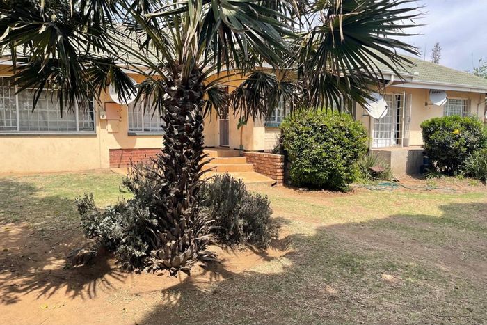 For Sale: House in Duvha Park with rental potential and converted granny flat.