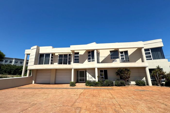 Myburgh Park House For Sale: Spacious living, pool, and dual rental options.