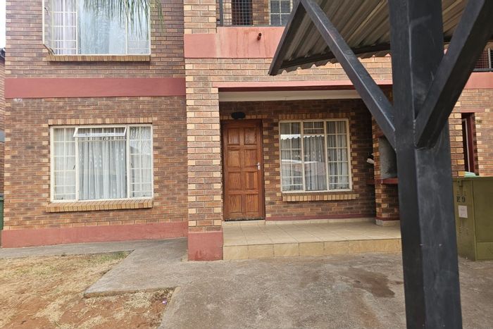 Waterval East Apartment For Sale: 2 beds, pool, playground, secure parking.