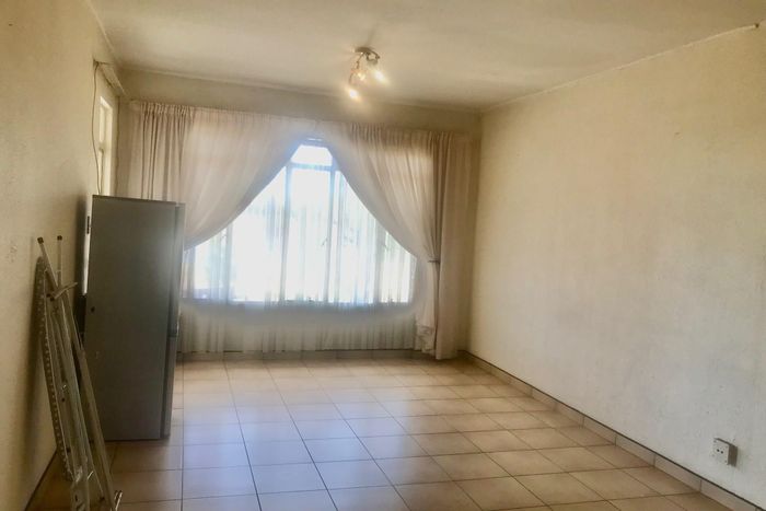 2-bedroom apartment in Impala Park with balcony, security, and fiber internet. To Rent.