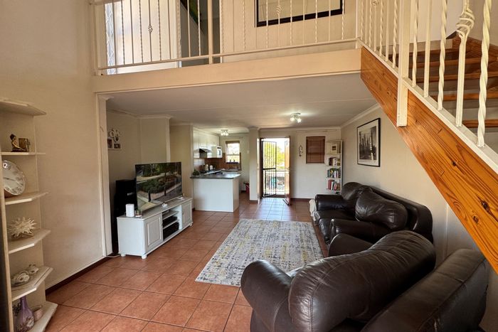 Sunninghill Apartment For Sale: Open plan living, balconies, and en-suite bedroom.