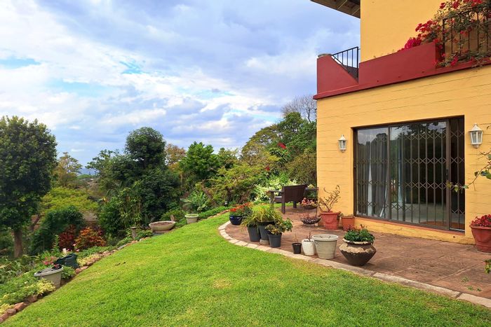 Cottage To Rent in Westville: Open-plan living, pool access, private entrance.