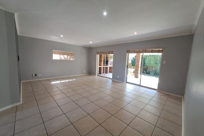 Spacious Springfield house to rent with en-suite, veranda, and secure access.