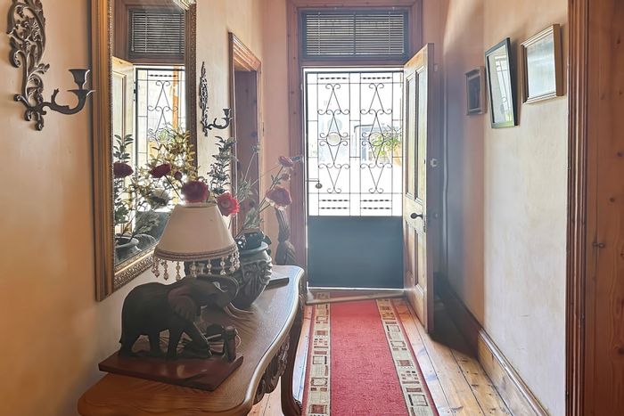 House for Sale in Pietermaritzburg Central: 3 Bedrooms, Business Potential, Ample Parking.