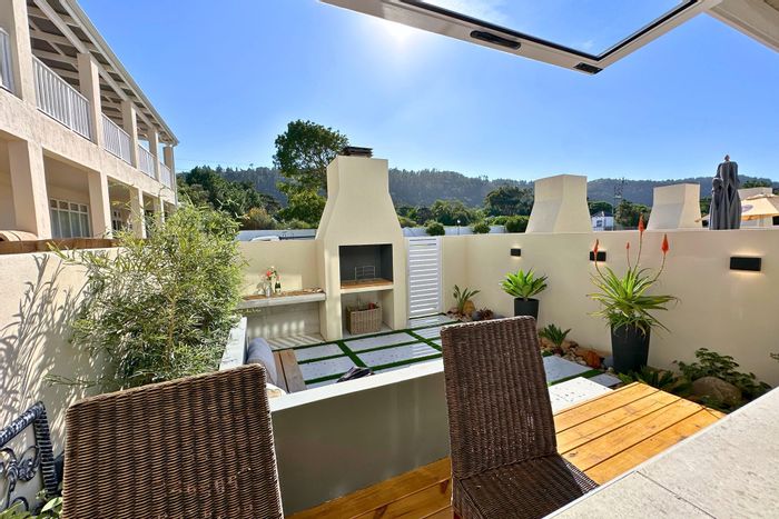Keurbooms Apartment For Sale: Inverter, ensuite bedrooms, beach access, income potential.