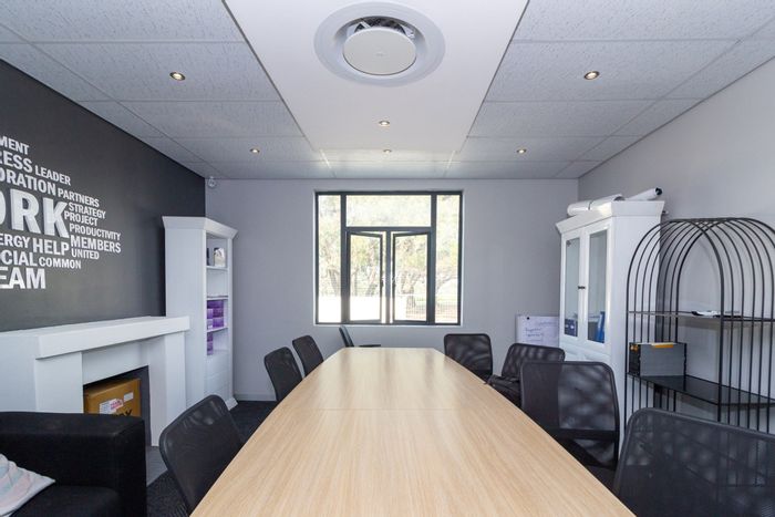 Office To Rent in Mill Park: 346 sqm, reception, boardroom, 11 parking spaces.