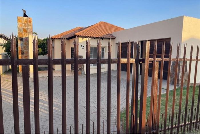 For Sale: Townhouse in Ben Fleur with 3 beds, double garage, and security estate.