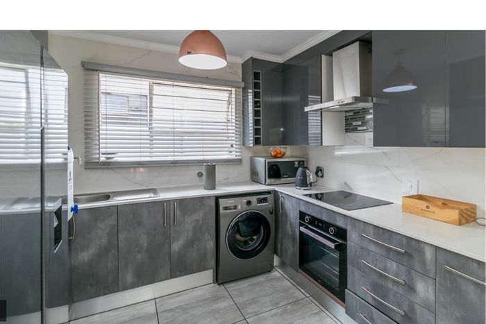 2-Bedroom Apartment For Sale in Vorna Valley with Pool and Covered Parking.