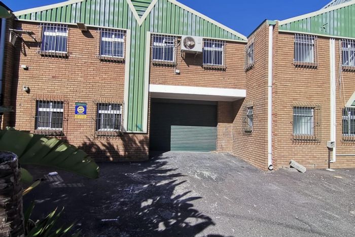 179 Sqm Industrial Warehouse for Sale in Montague Gardens with office and parking.