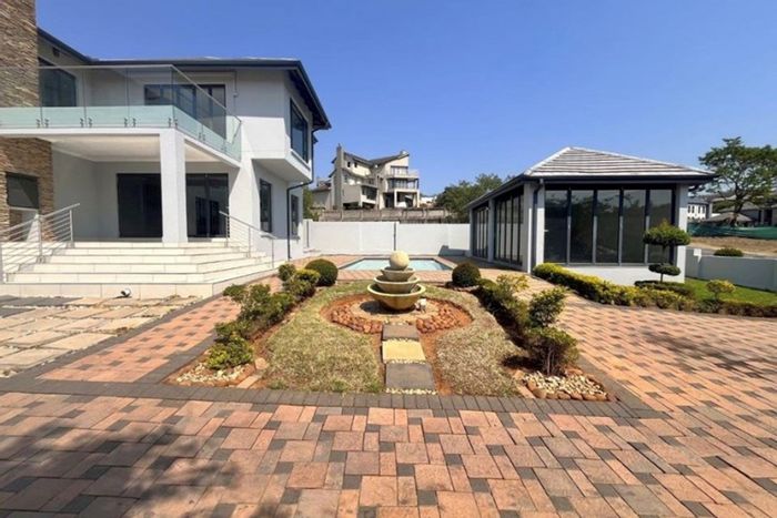 For Sale: House in Elawini Lifestyle Estate with pool, parking, and open-plan living.