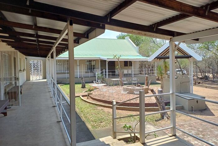 Marloth Park Central: House For Sale with 4 beds, Jacuzzi, double garage, boma.